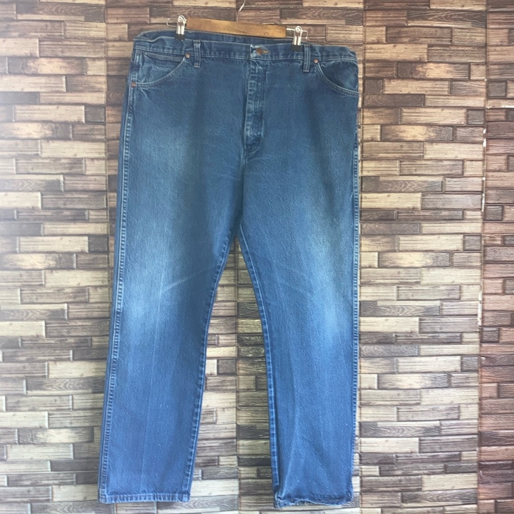 EUC 13MWZPW Men’s Wrangler Prewashed Cowboy Cut Original Fit Jean 42x32